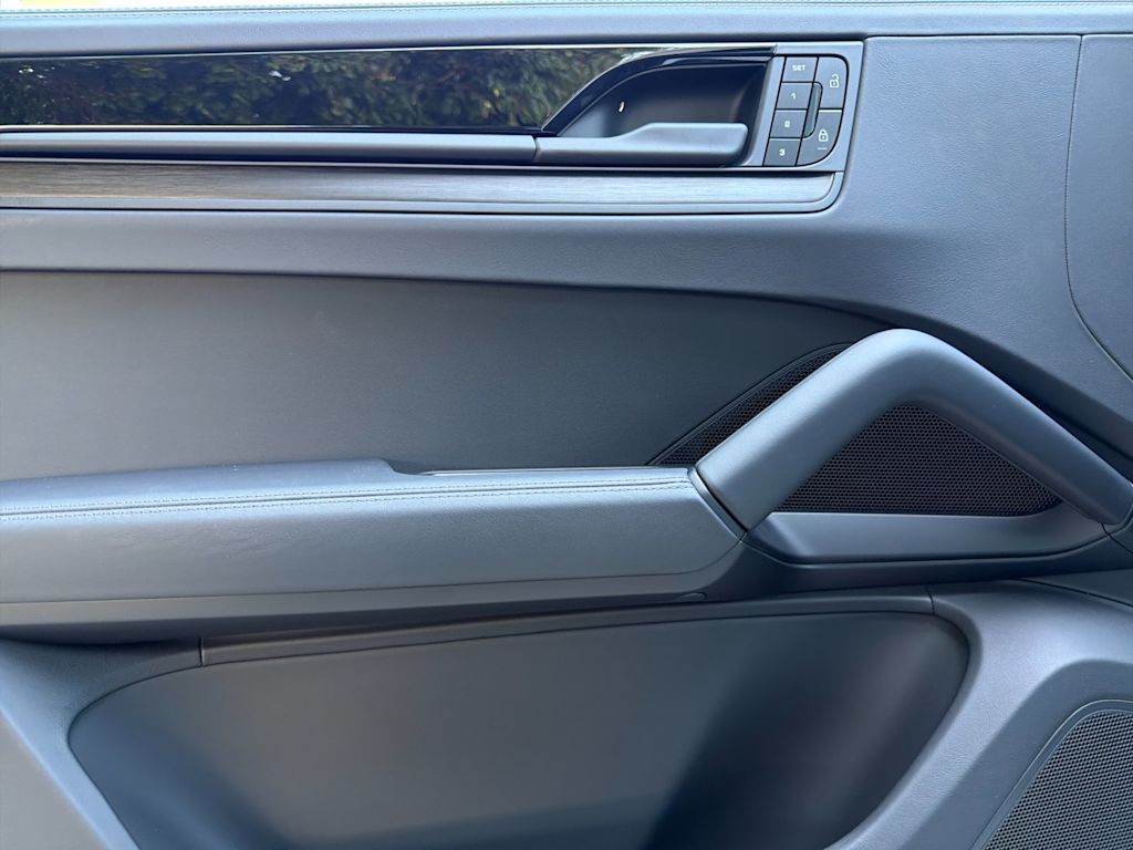 Thumbnail: 2026 Porsche Cayenne - 23