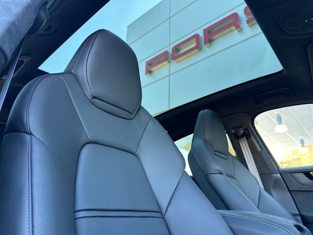 Thumbnail: 2026 Porsche Cayenne - 24