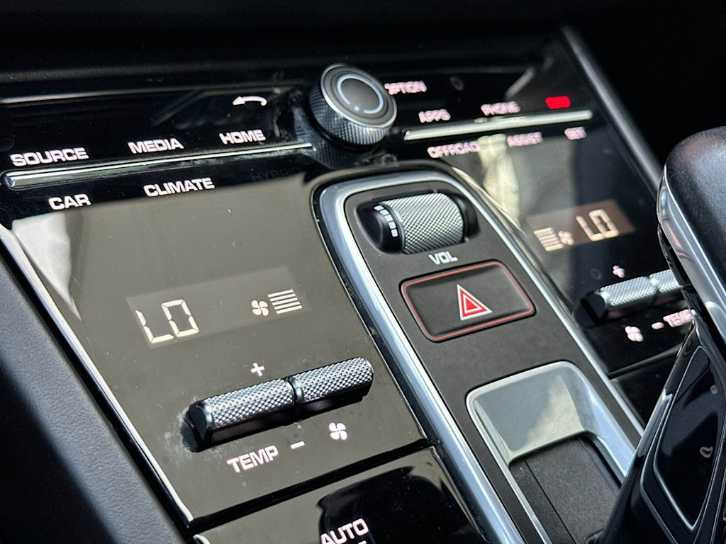 Thumbnail: 2023 Porsche Cayenne - 15