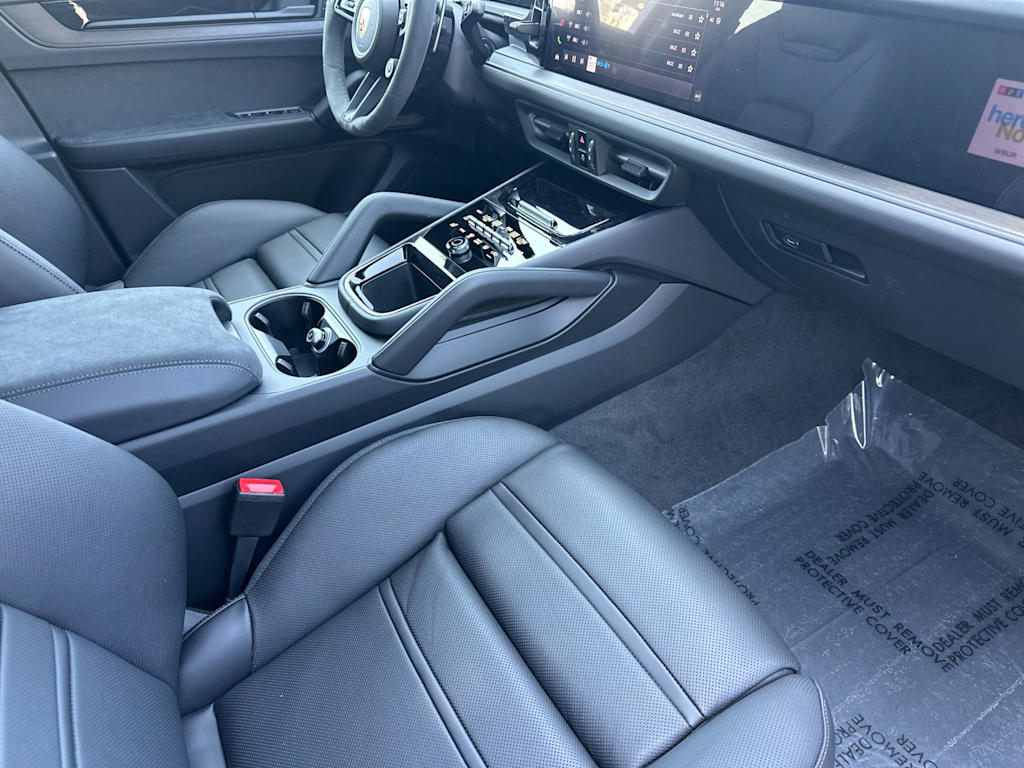 Thumbnail: 2026 Porsche Cayenne - 13
