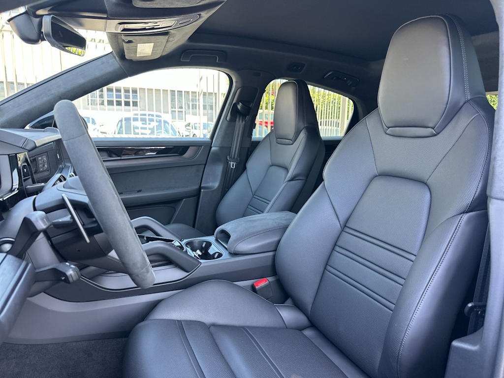 Thumbnail: 2026 Porsche Cayenne - 11