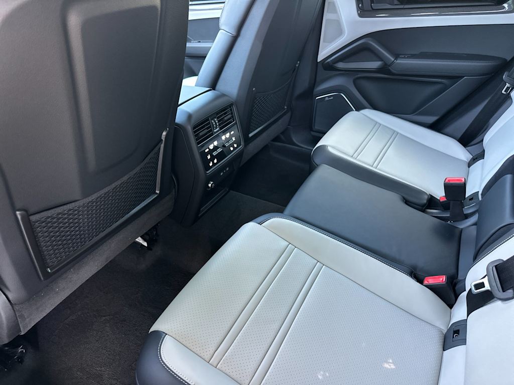 Thumbnail: 2026 Porsche Cayenne - 10
