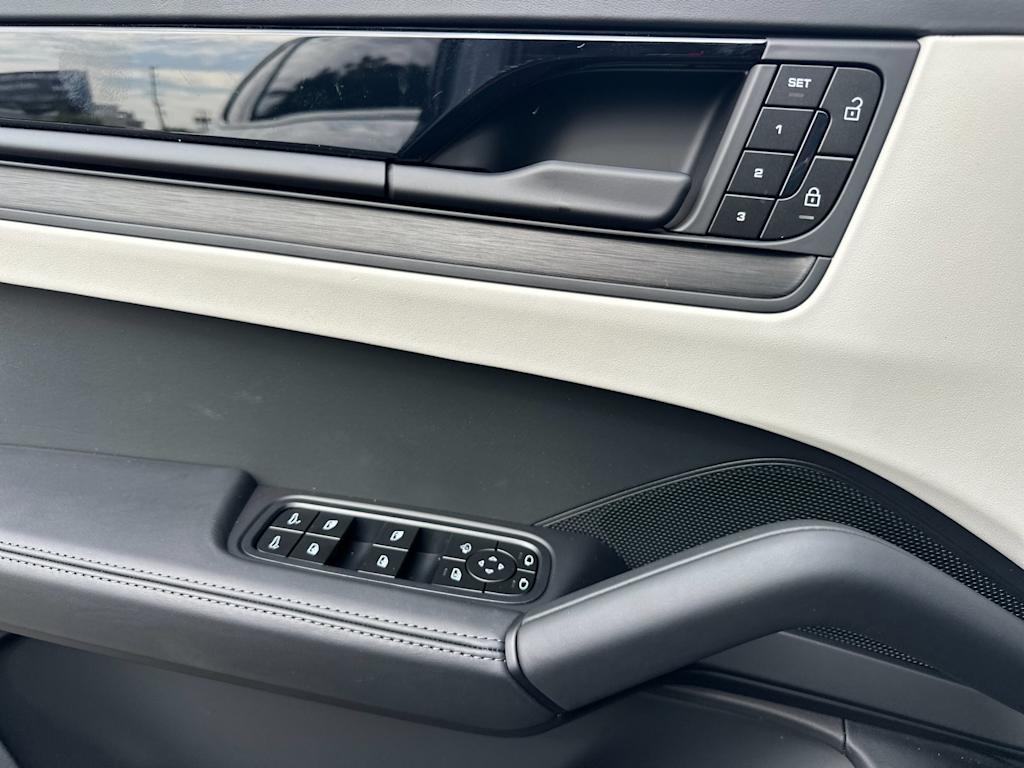 Thumbnail: 2026 Porsche Cayenne - 23