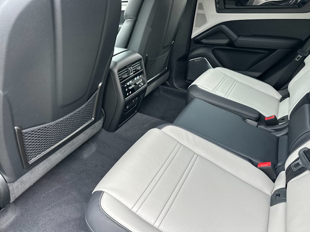 Thumbnail: 2026 Porsche Cayenne - 11