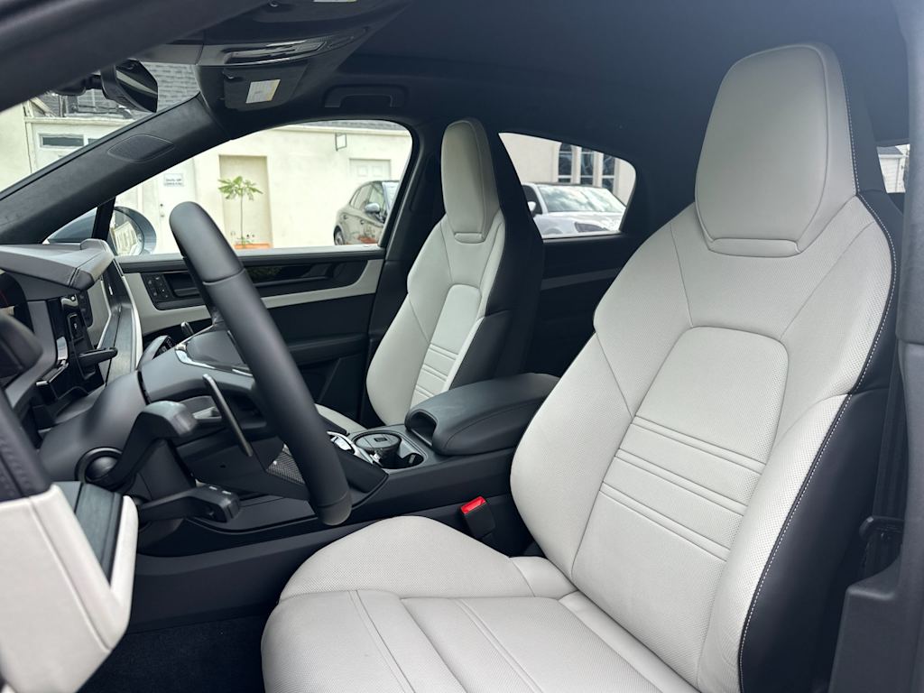 Thumbnail: 2026 Porsche Cayenne - 9
