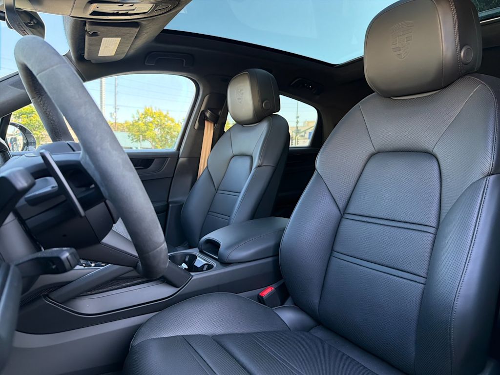Thumbnail: 2026 Porsche Cayenne - 10