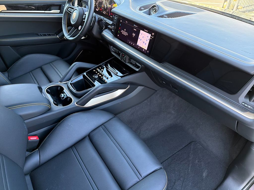 Thumbnail: 2026 Porsche Cayenne - 13