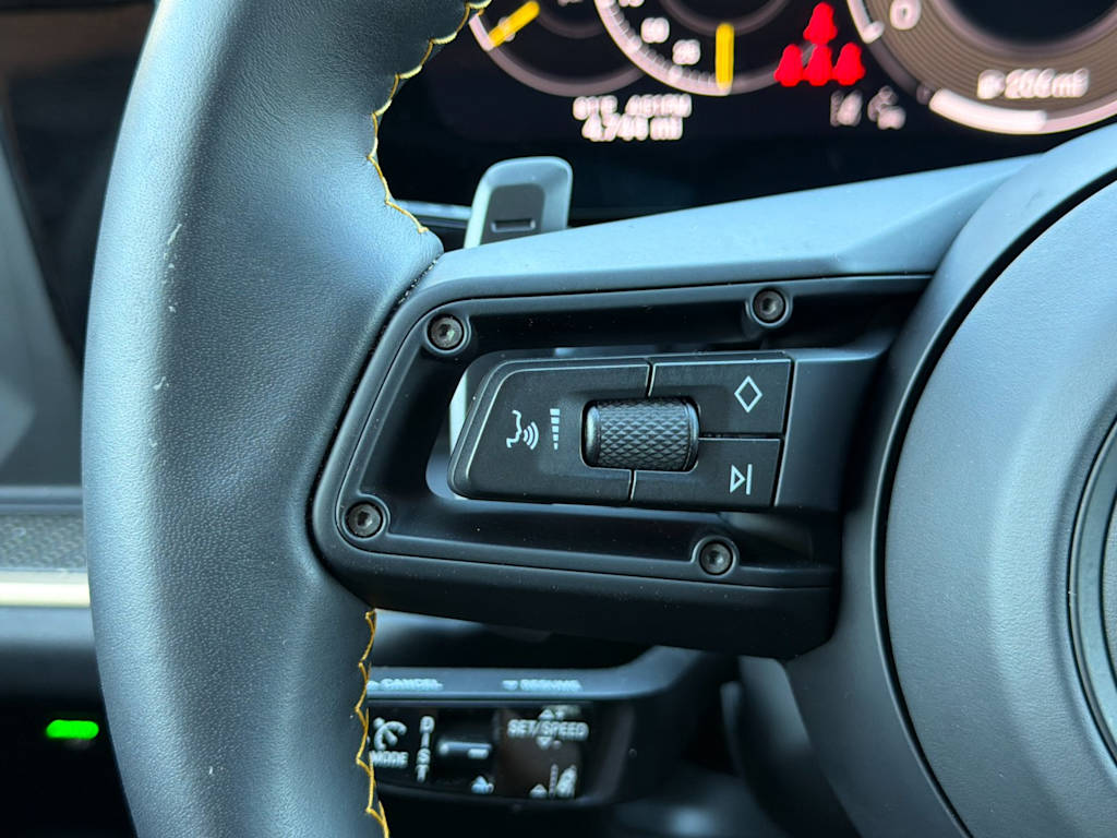 Thumbnail: 2026 Porsche Cayenne - 30