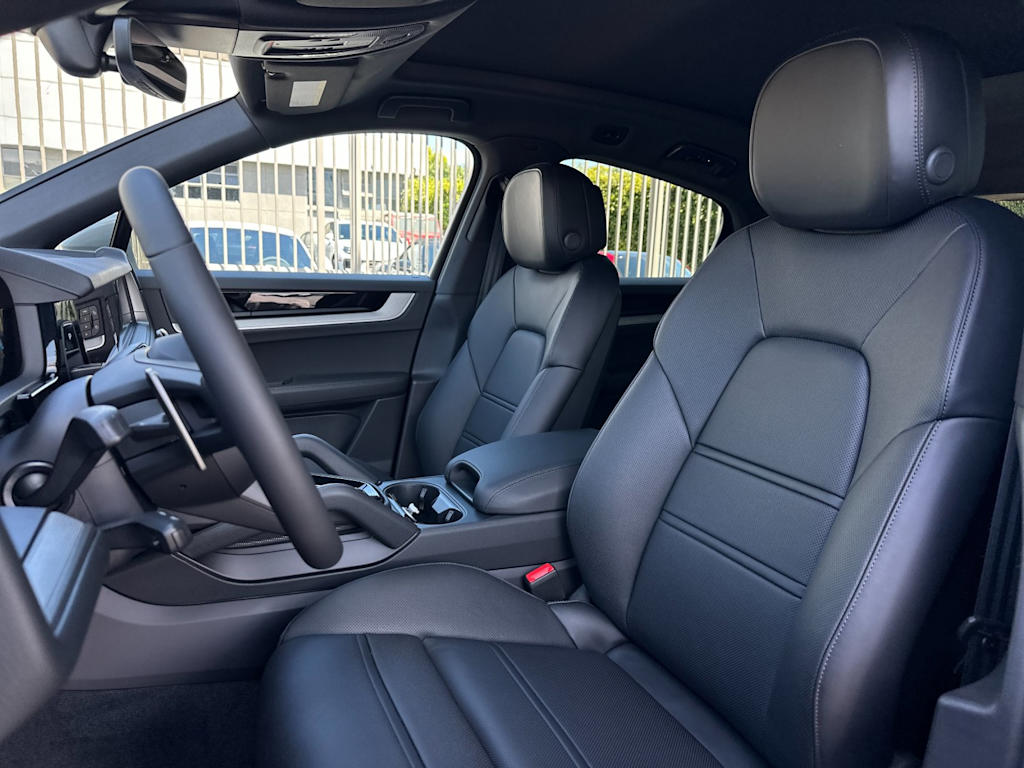 Thumbnail: 2026 Porsche Cayenne - 11