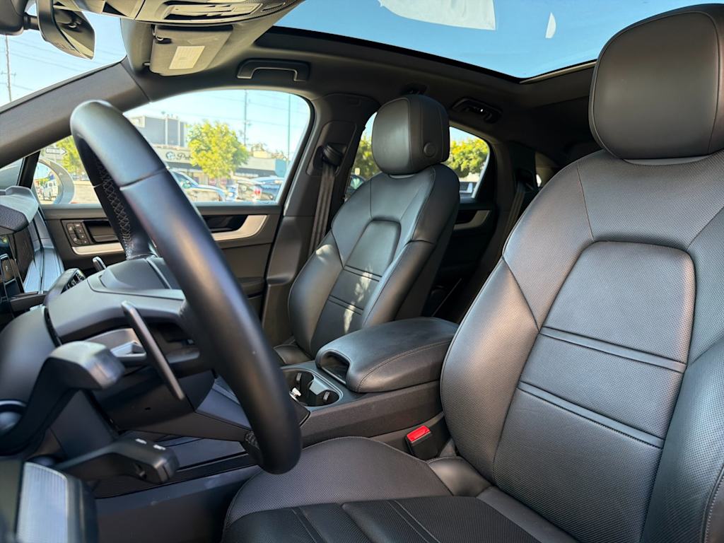 Thumbnail: 2024 Porsche Cayenne - 10