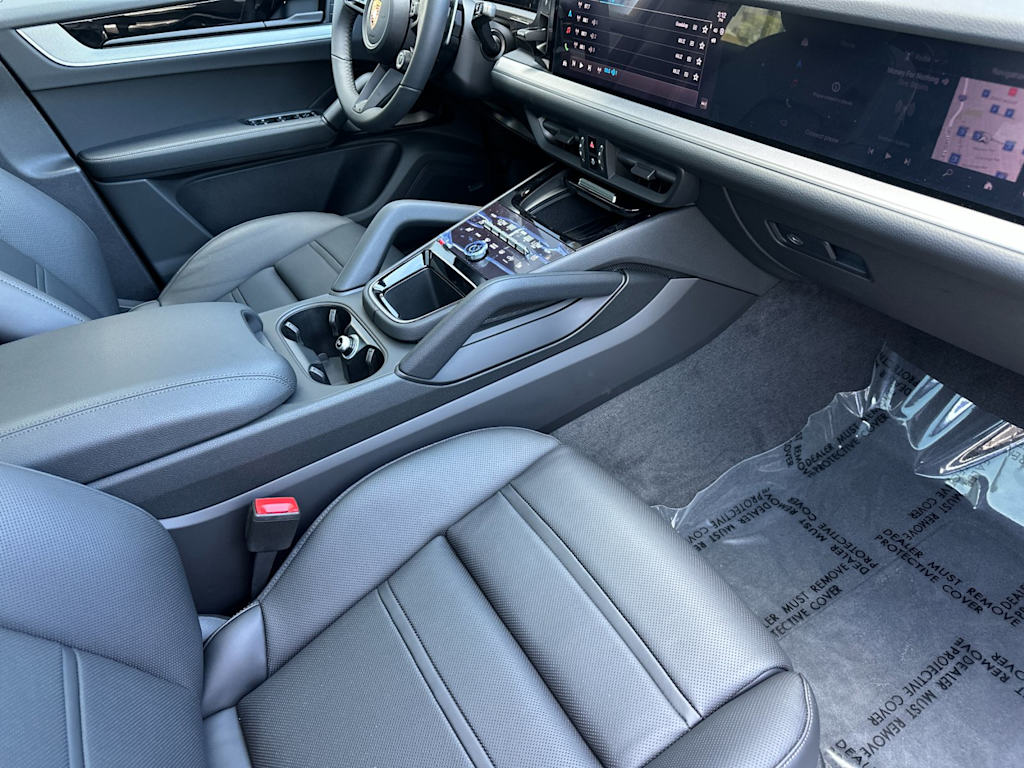 Thumbnail: 2026 Porsche Cayenne - 13