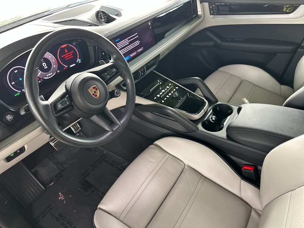 Thumbnail: 2024 Porsche Cayenne - 2
