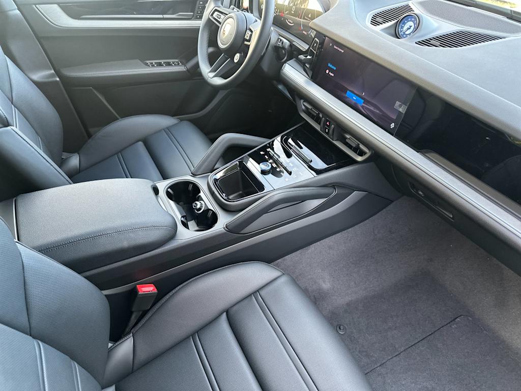 Thumbnail: 2026 Porsche Cayenne - 13