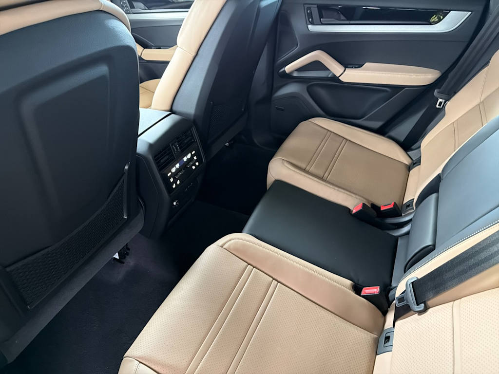Thumbnail: 2026 Porsche Cayenne - 11