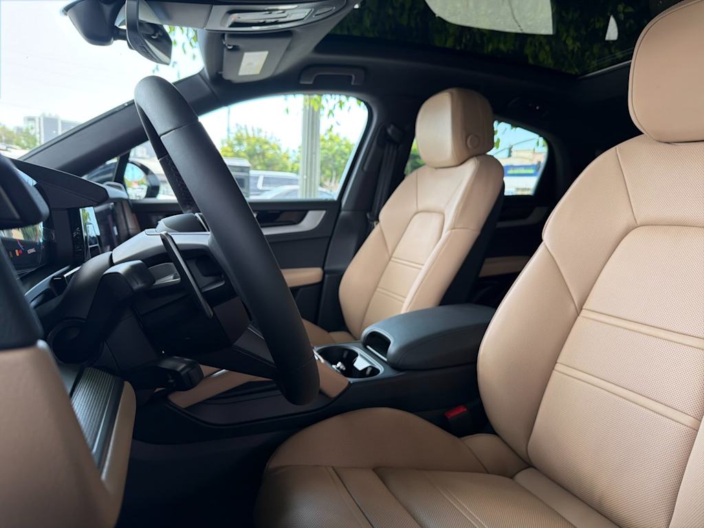 Thumbnail: 2026 Porsche Cayenne - 10