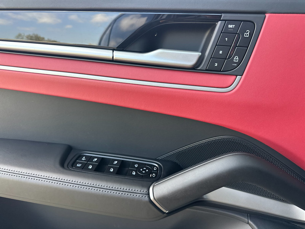 Thumbnail: 2025 Porsche Cayenne - 23