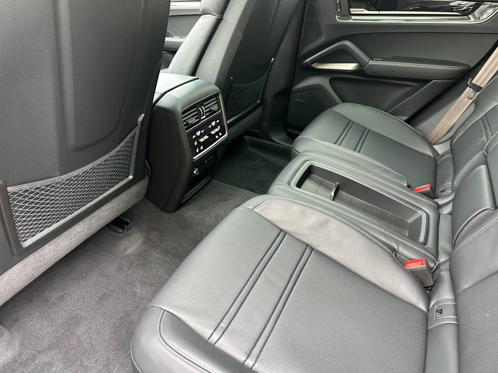 Thumbnail: 2026 Porsche Cayenne - 11