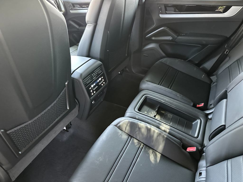Thumbnail: 2026 Porsche Cayenne - 12