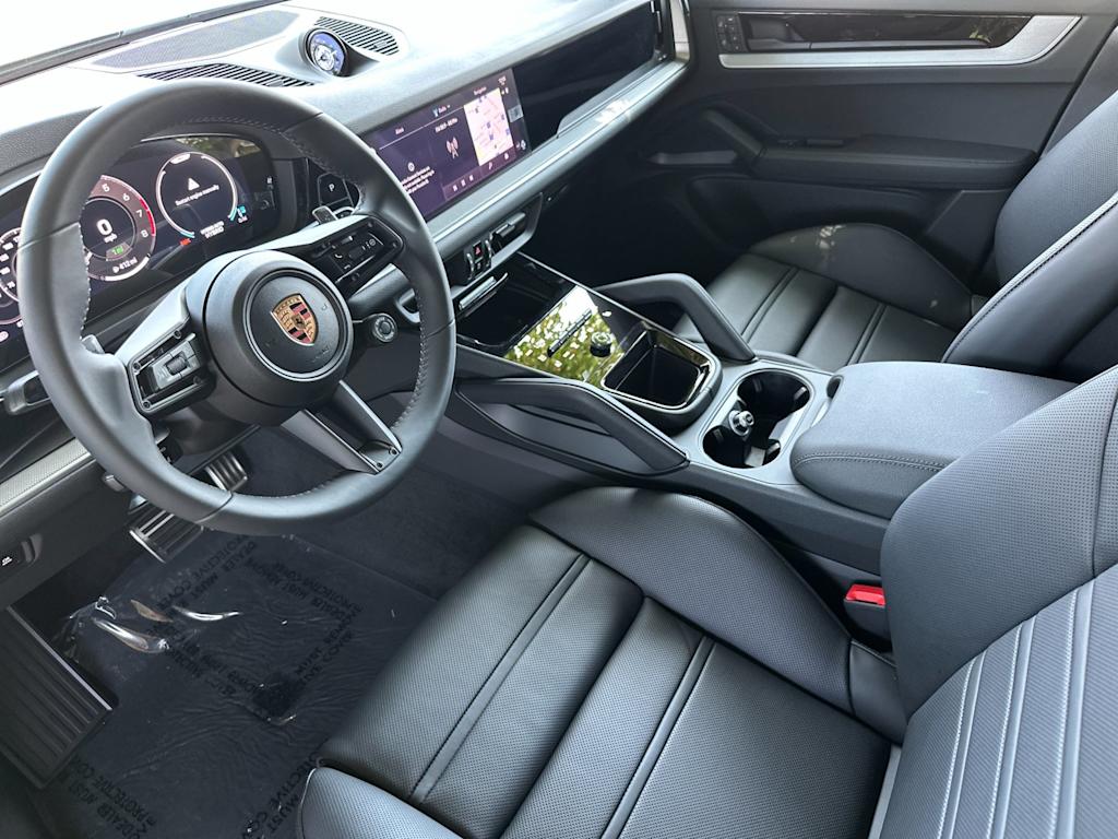 Thumbnail: 2026 Porsche Cayenne - 10