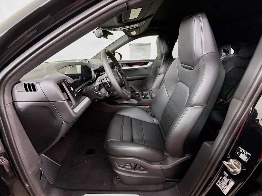Thumbnail: 2026 Porsche Cayenne - 32