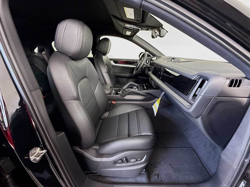 Thumbnail: 2026 Porsche Cayenne - 10