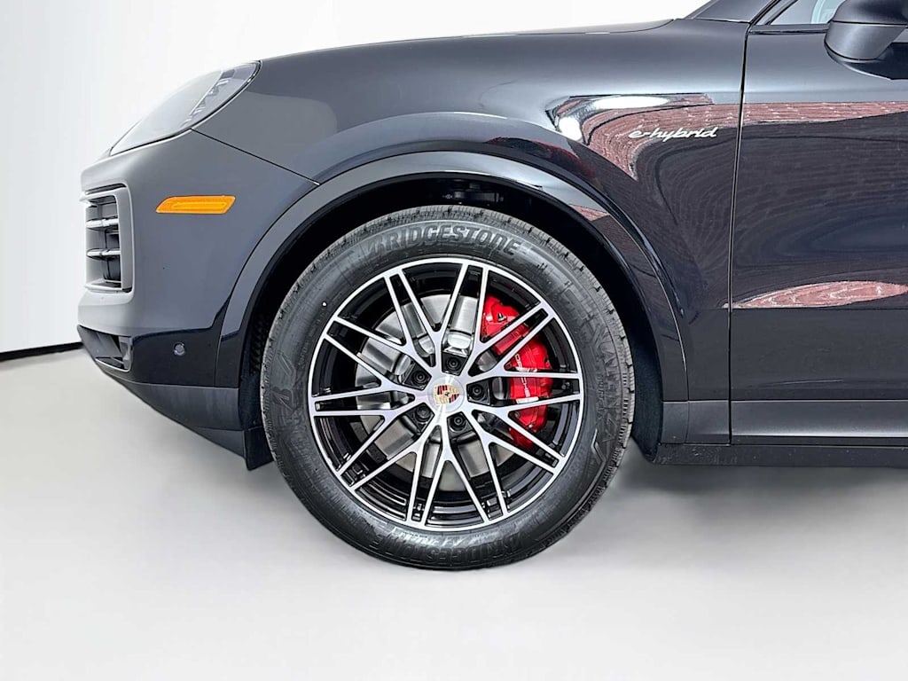 Thumbnail: 2026 Porsche Cayenne - 6