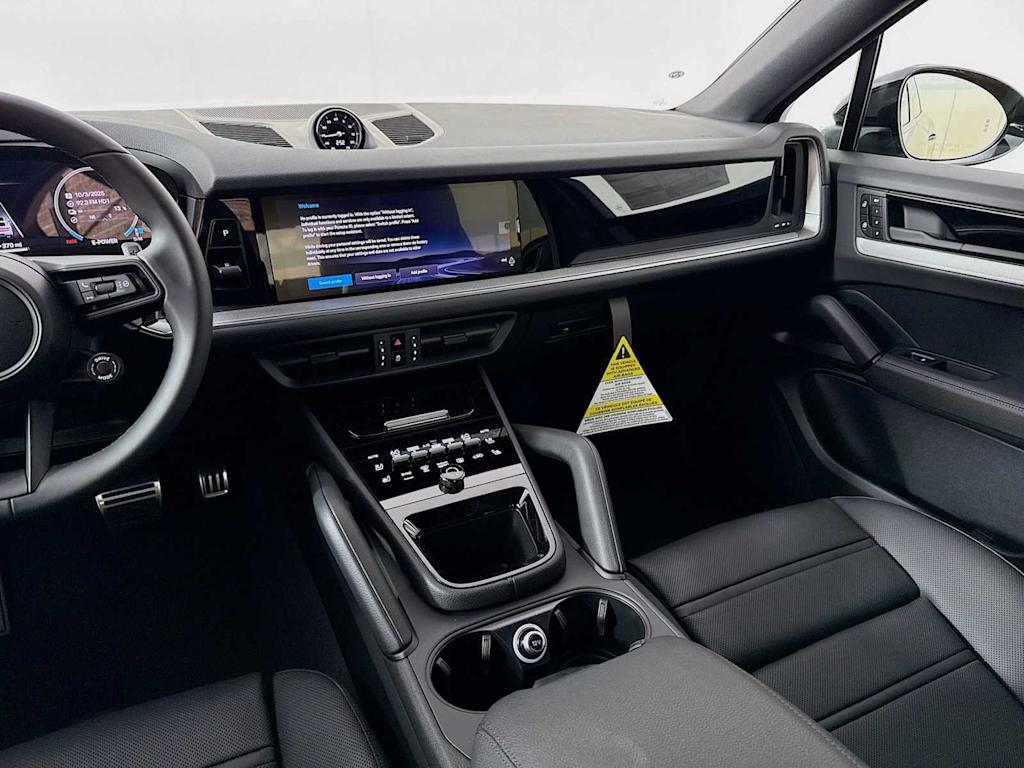 Thumbnail: 2026 Porsche Cayenne - 13