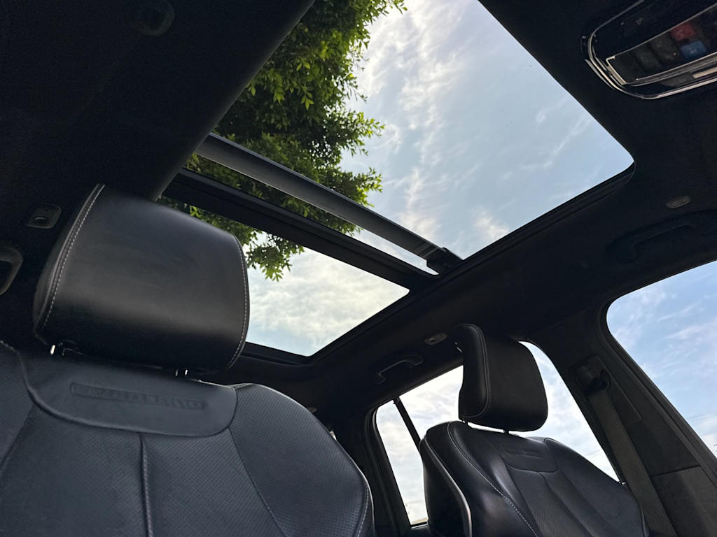 Thumbnail: 2023 Jeep Grand Cherokee - 21