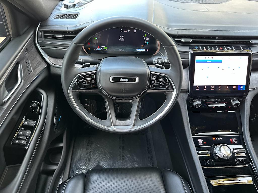 Thumbnail: 2023 Jeep Grand Cherokee - 10
