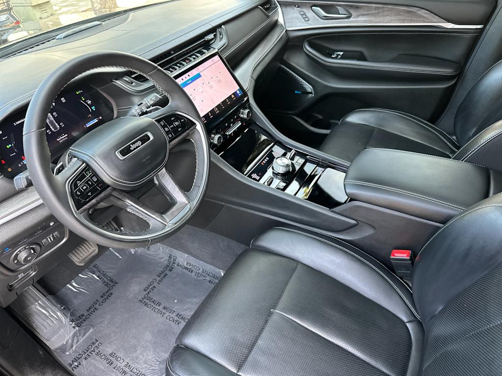 Thumbnail: 2023 Jeep Grand Cherokee - 8