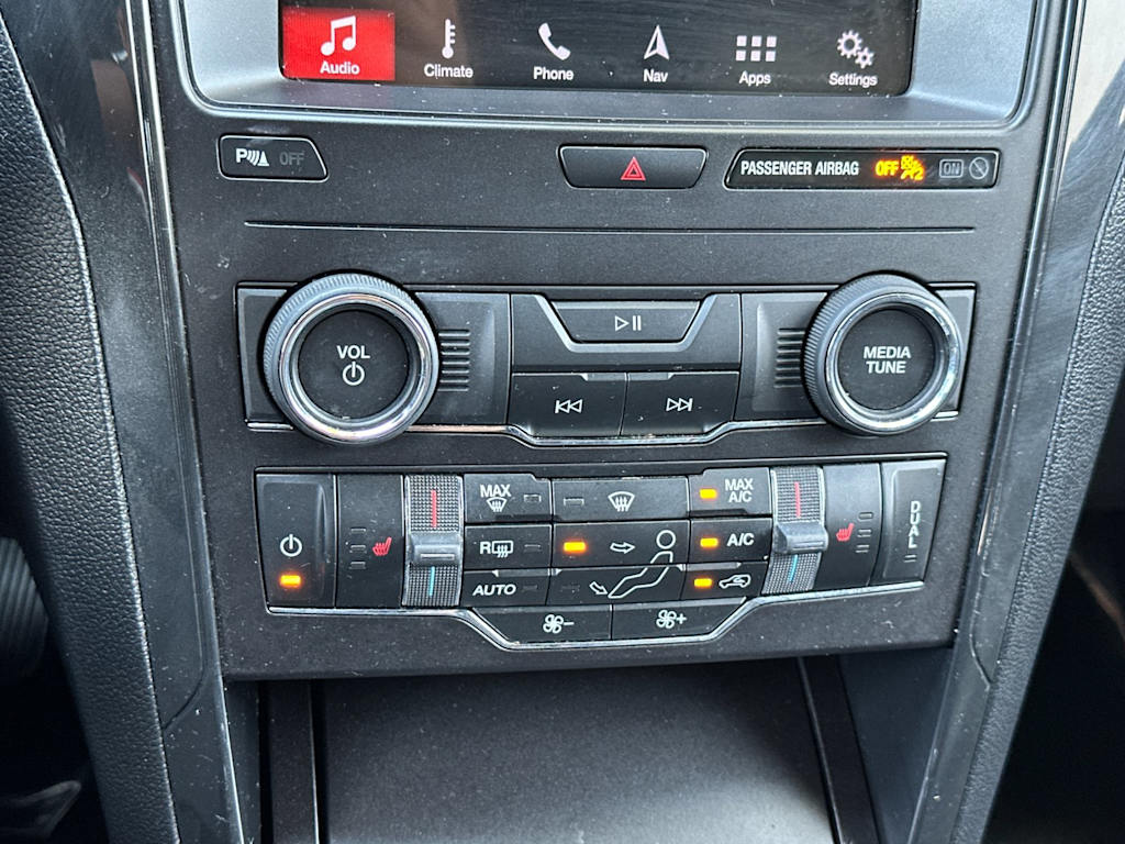 Thumbnail: 2019 Ford Explorer - 26