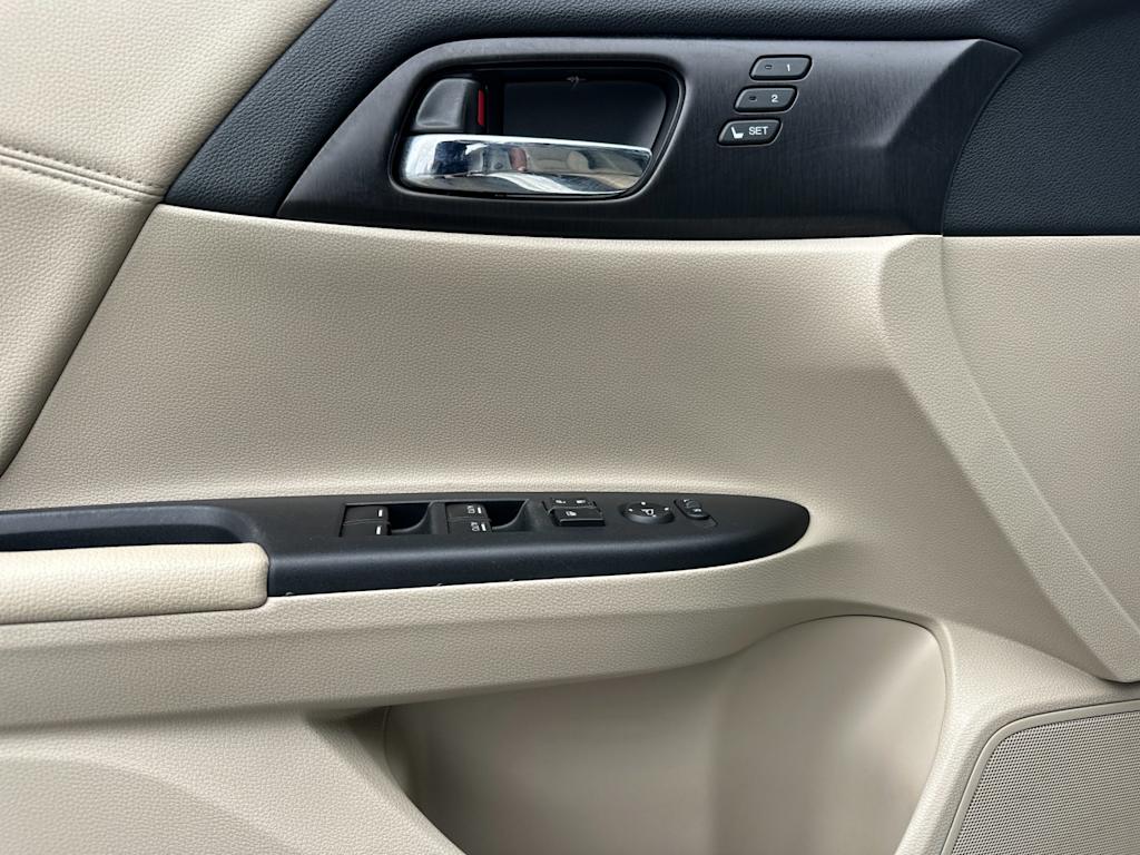 Thumbnail: 2015 Honda Accord - 19