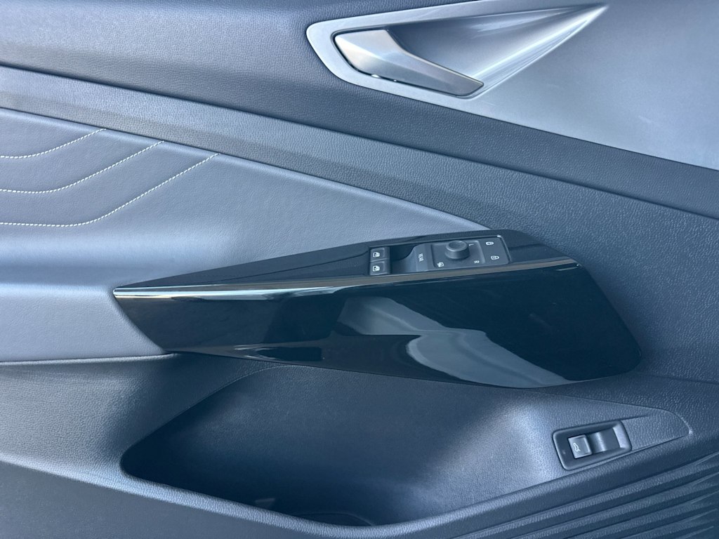 Thumbnail: 2023 Volkswagen ID.4 - 19