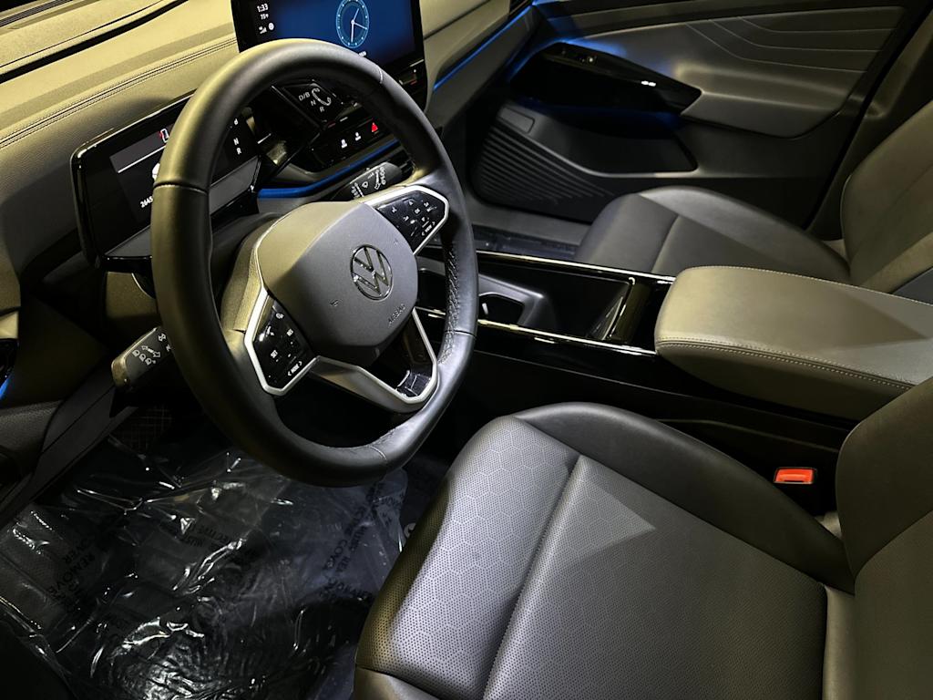 Thumbnail: 2023 Volkswagen ID.4 - 9