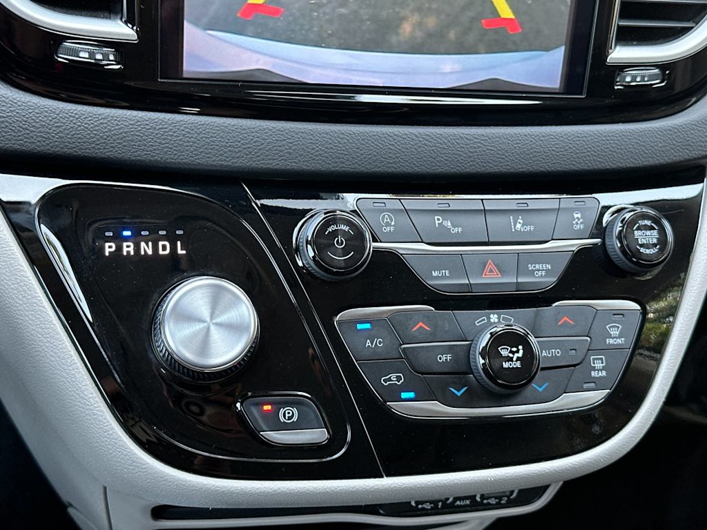Thumbnail: 2024 Chrysler Pacifica - 25