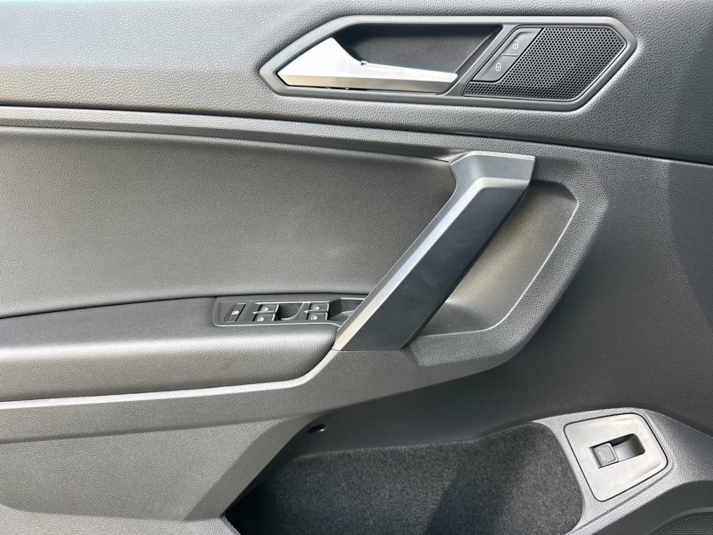 Thumbnail: 2021 Volkswagen Tiguan - 20