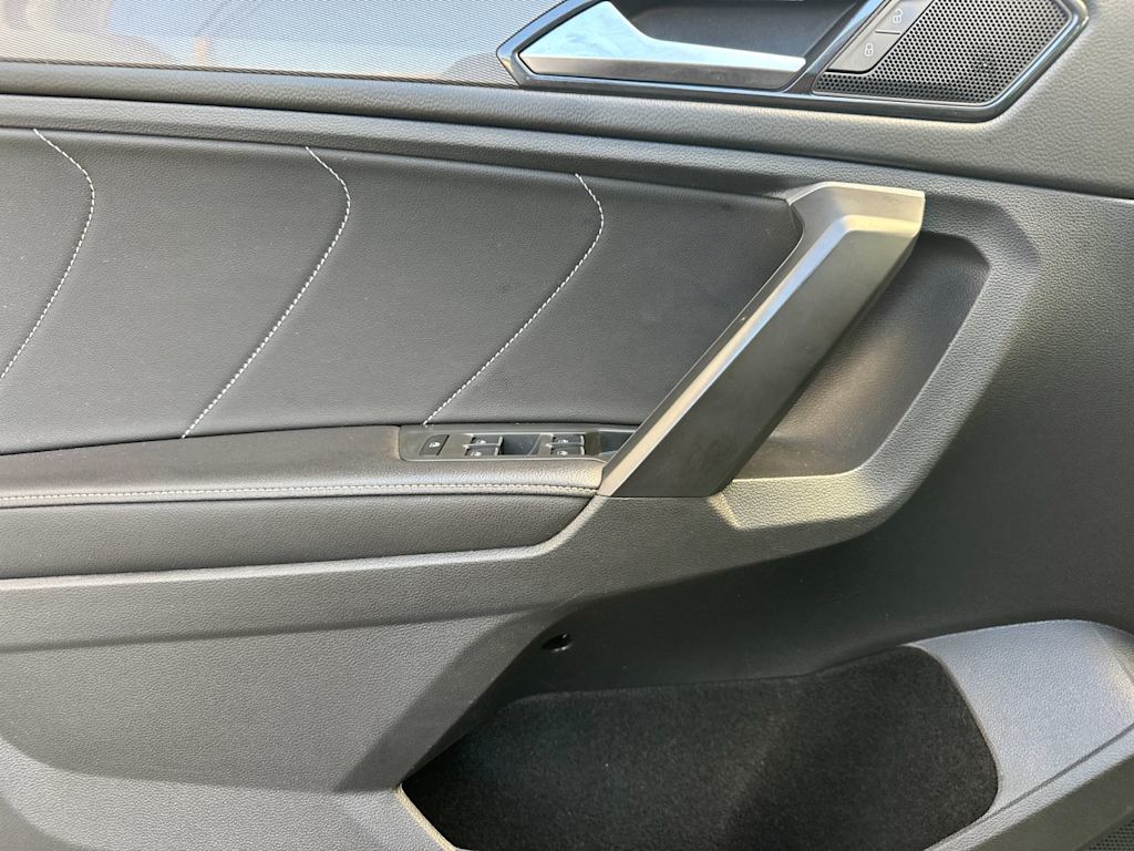 Thumbnail: 2023 Volkswagen Tiguan - 20