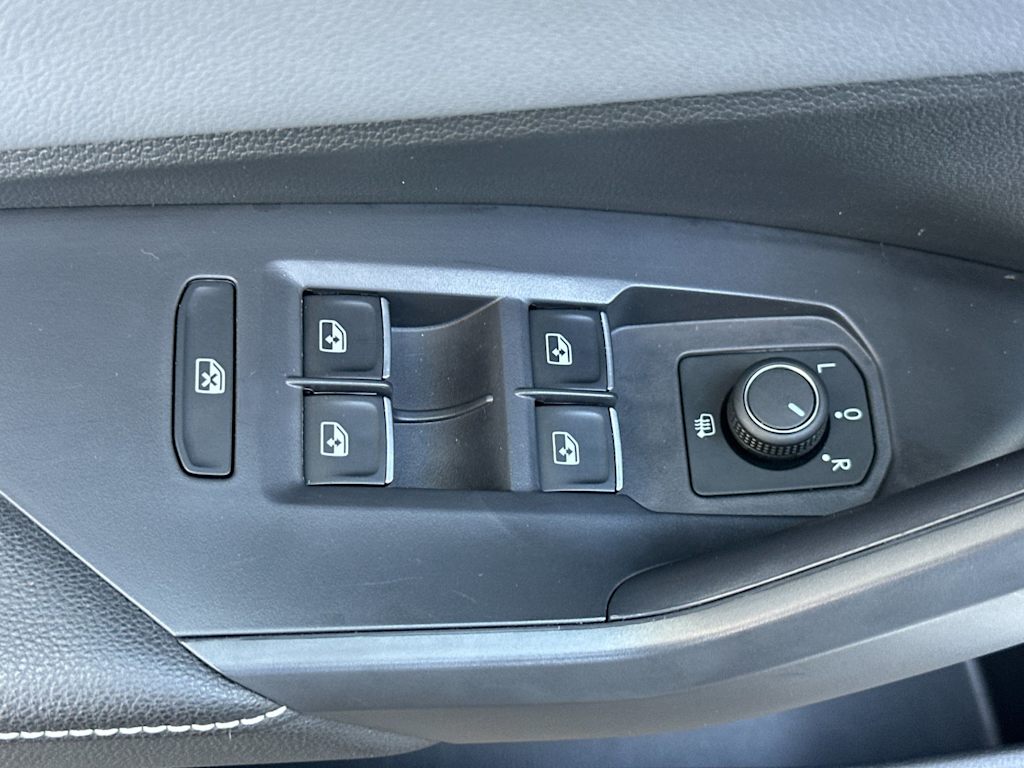 Thumbnail: 2025 Volkswagen Jetta - 21