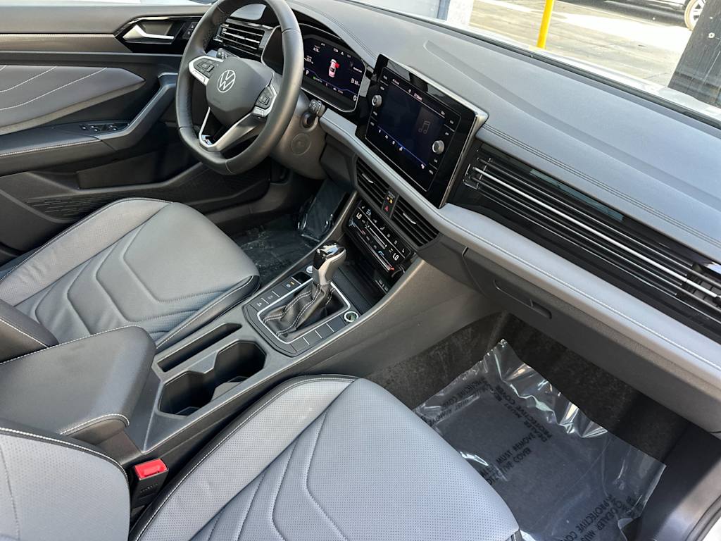 Thumbnail: 2025 Volkswagen Jetta - 12