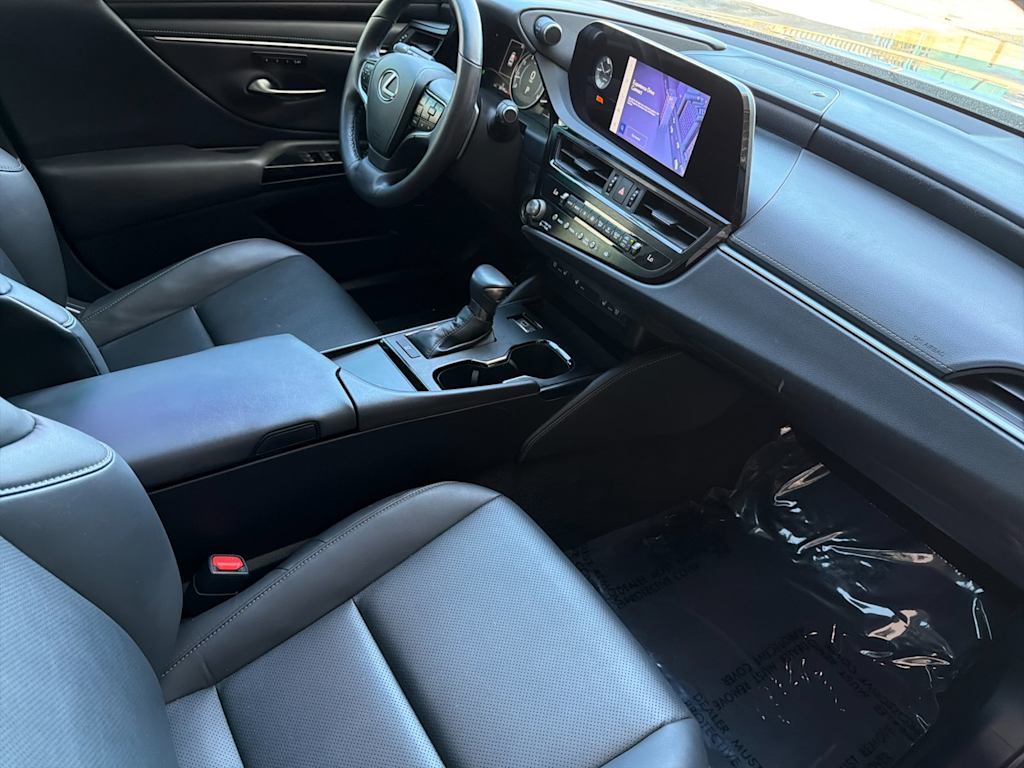 Thumbnail: 2024 Lexus ES - 11