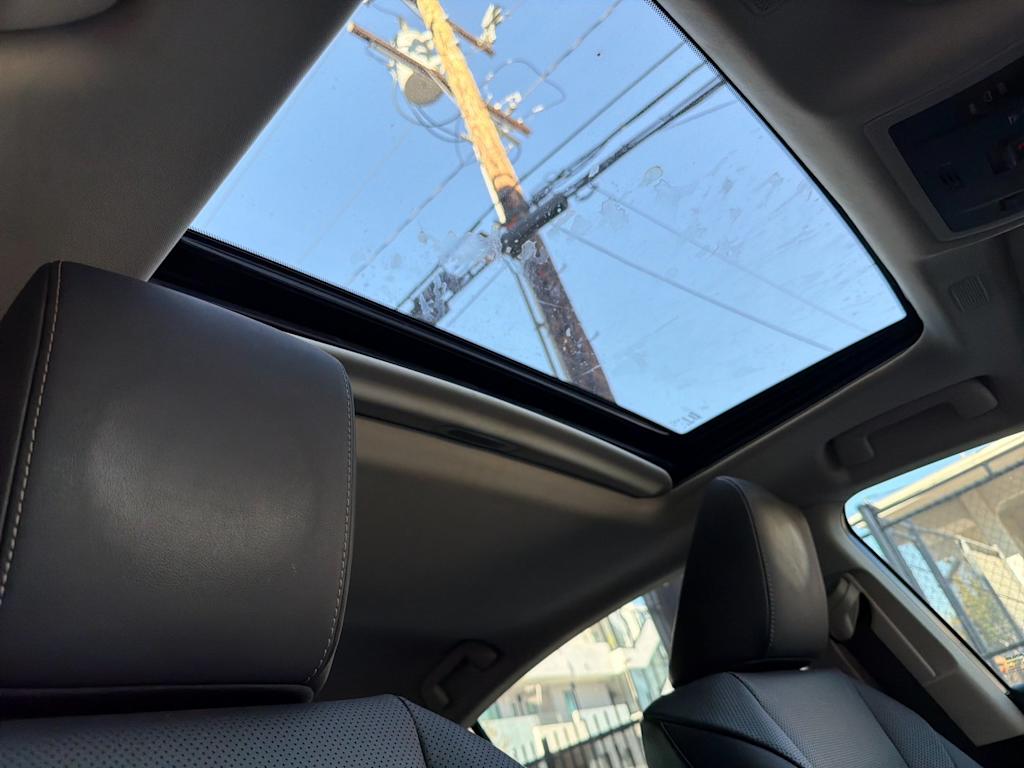 Thumbnail: 2024 Lexus ES - 21