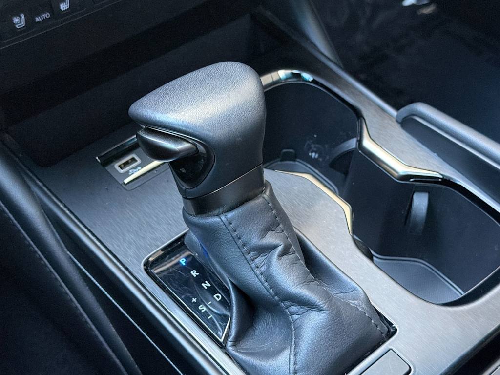 Thumbnail: 2024 Lexus ES - 13