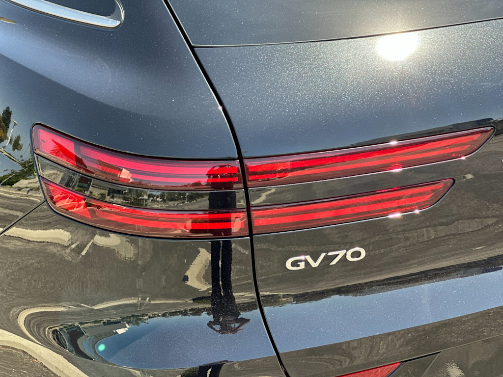 Thumbnail: 2026 Genesis GV70 - 29