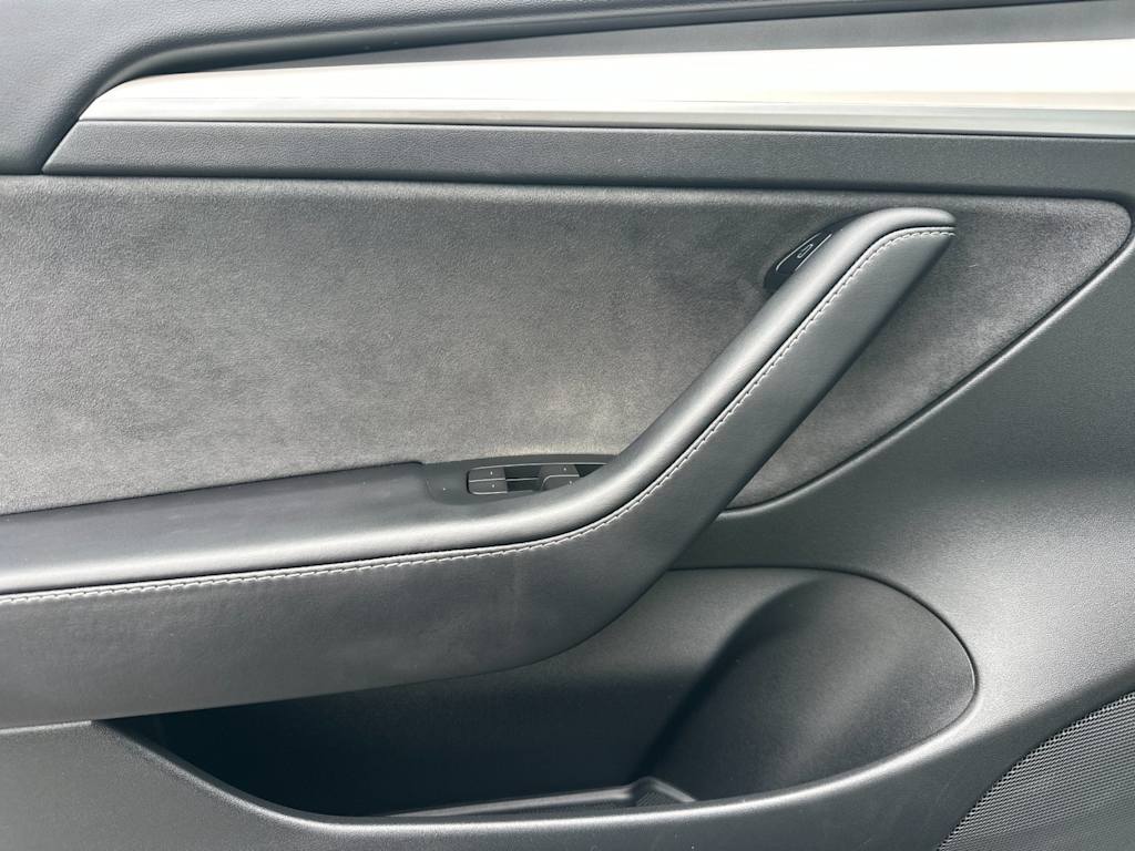 Thumbnail: 2022 Tesla Model 3 - 19