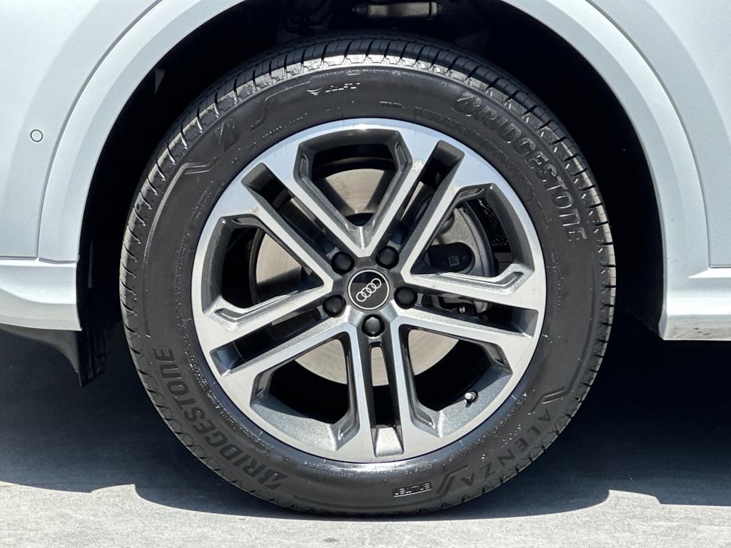 Thumbnail: 2025 Audi Q5 - 7