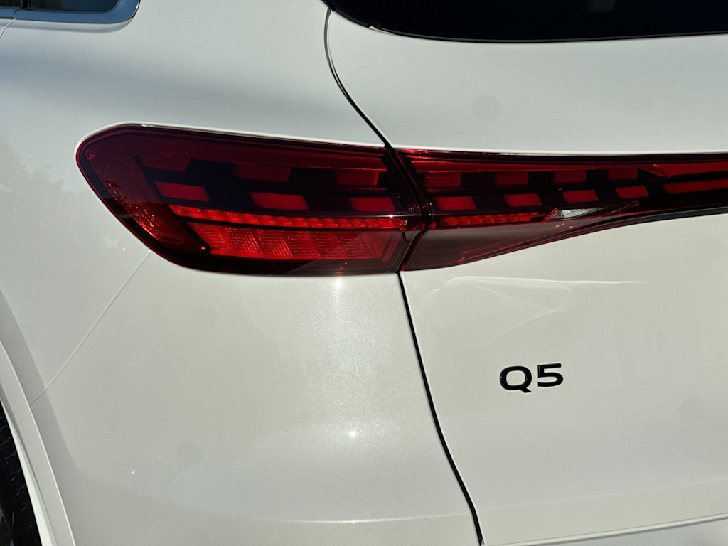 Thumbnail: 2025 Audi Q5 - 30