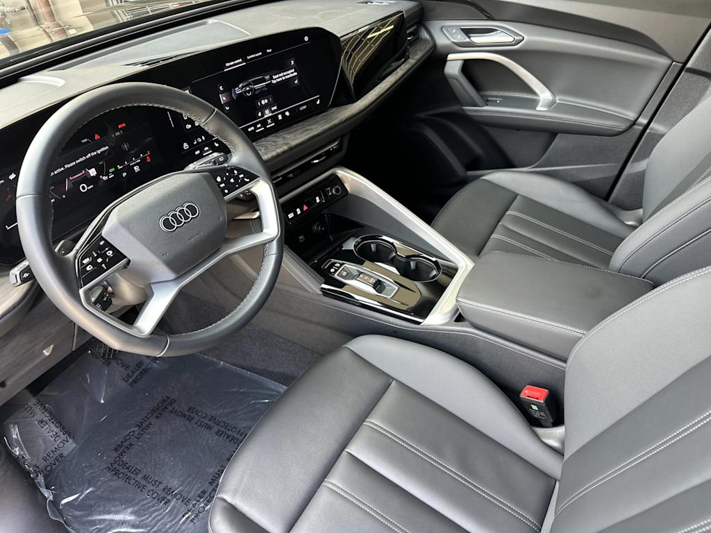 Thumbnail: 2025 Audi Q5 - 8