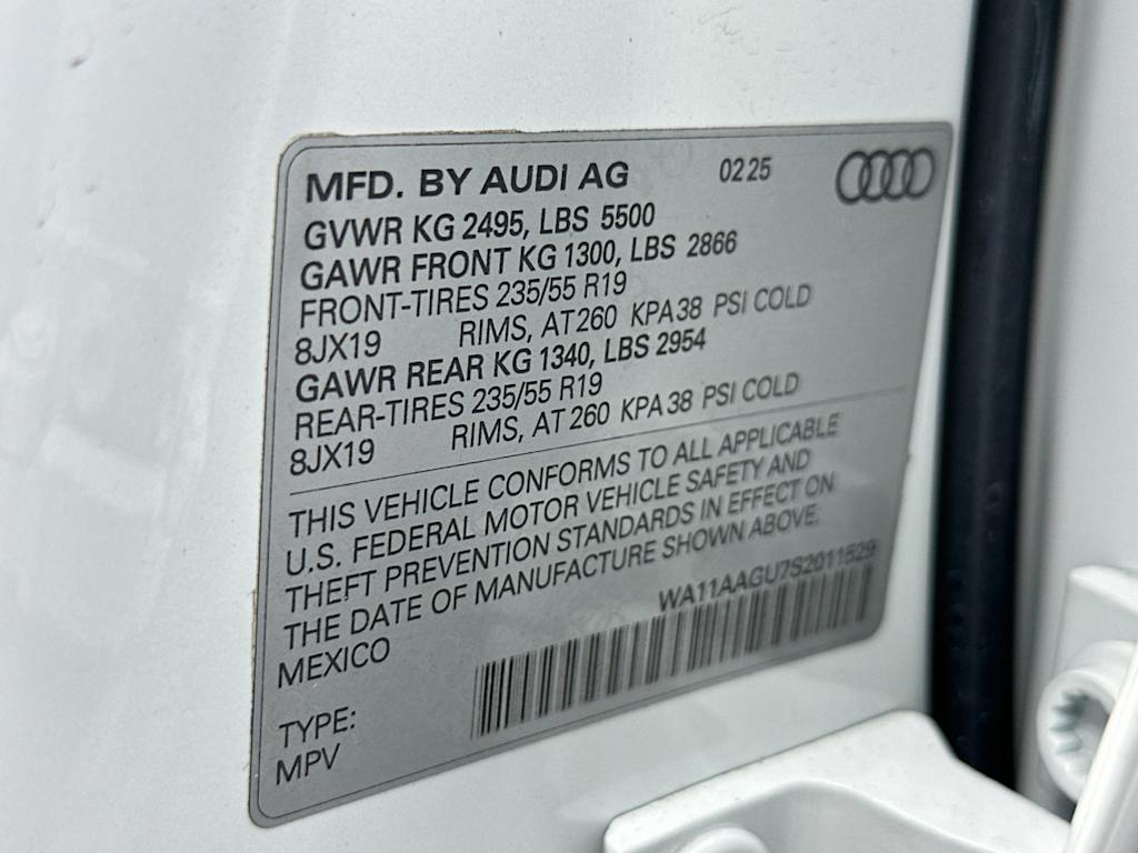 Thumbnail: 2025 Audi Q5 - 16