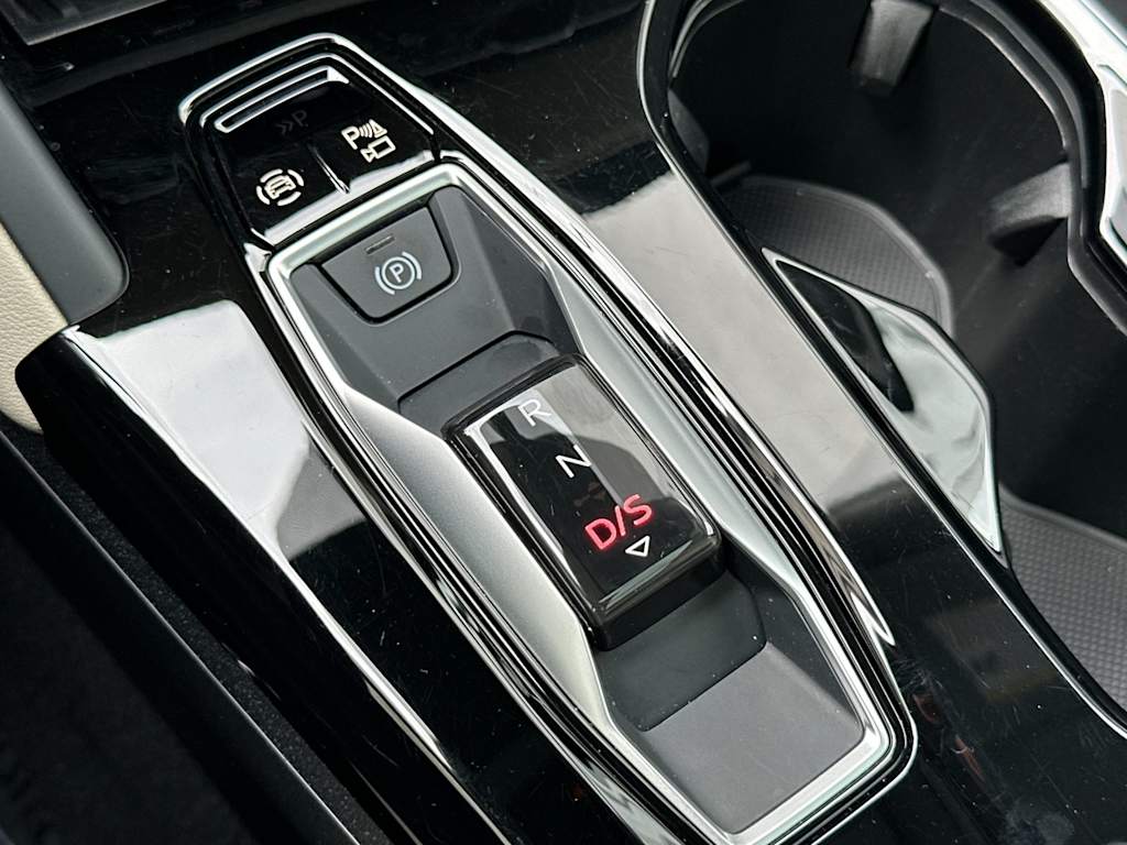 Thumbnail: 2025 Audi Q5 - 13