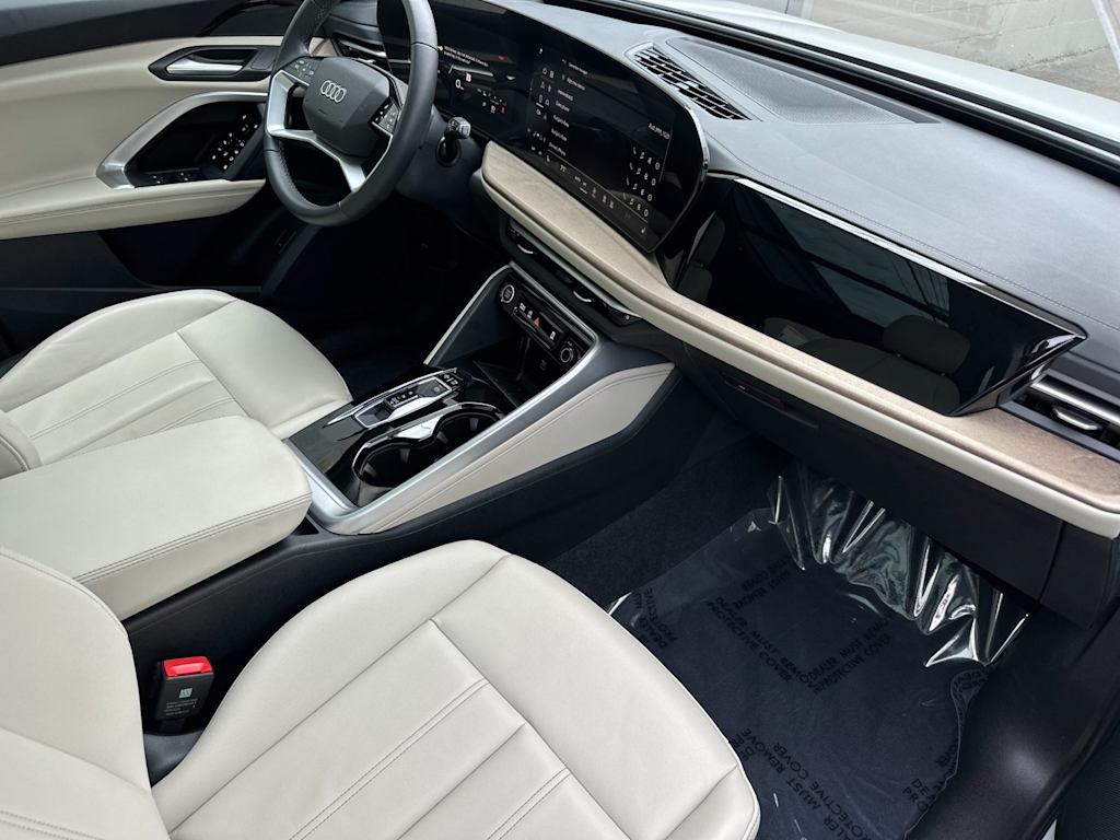 Thumbnail: 2025 Audi Q5 - 11